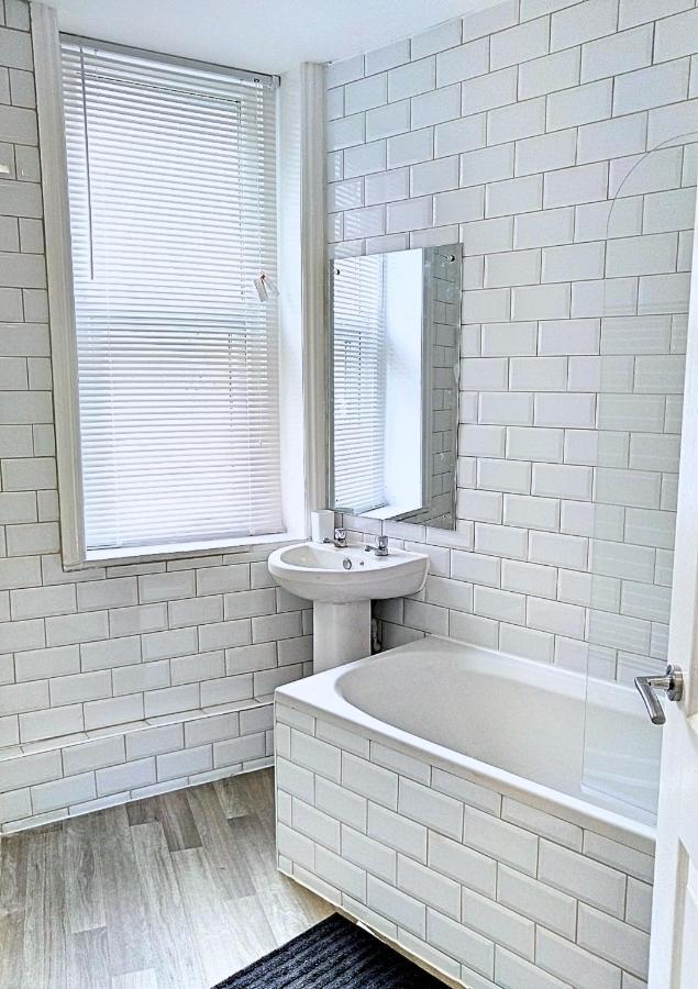 Entire Floor 2 Bedrooms On Westcliff Μπόρνμουθ Εξωτερικό φωτογραφία